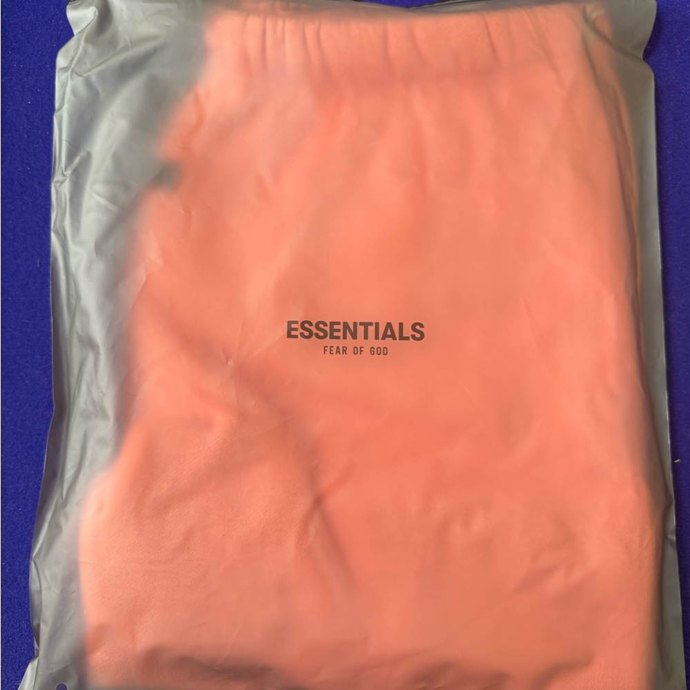 Essentials Fear of God Coral Shorts (XL)
